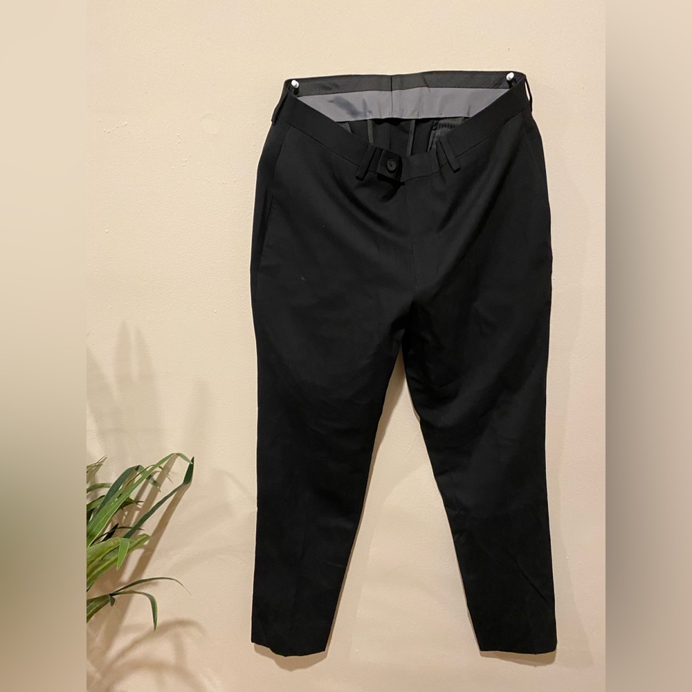 MENS Calvin Klein dress pants. SIZE 33/34 CUSTOM business tailored.
